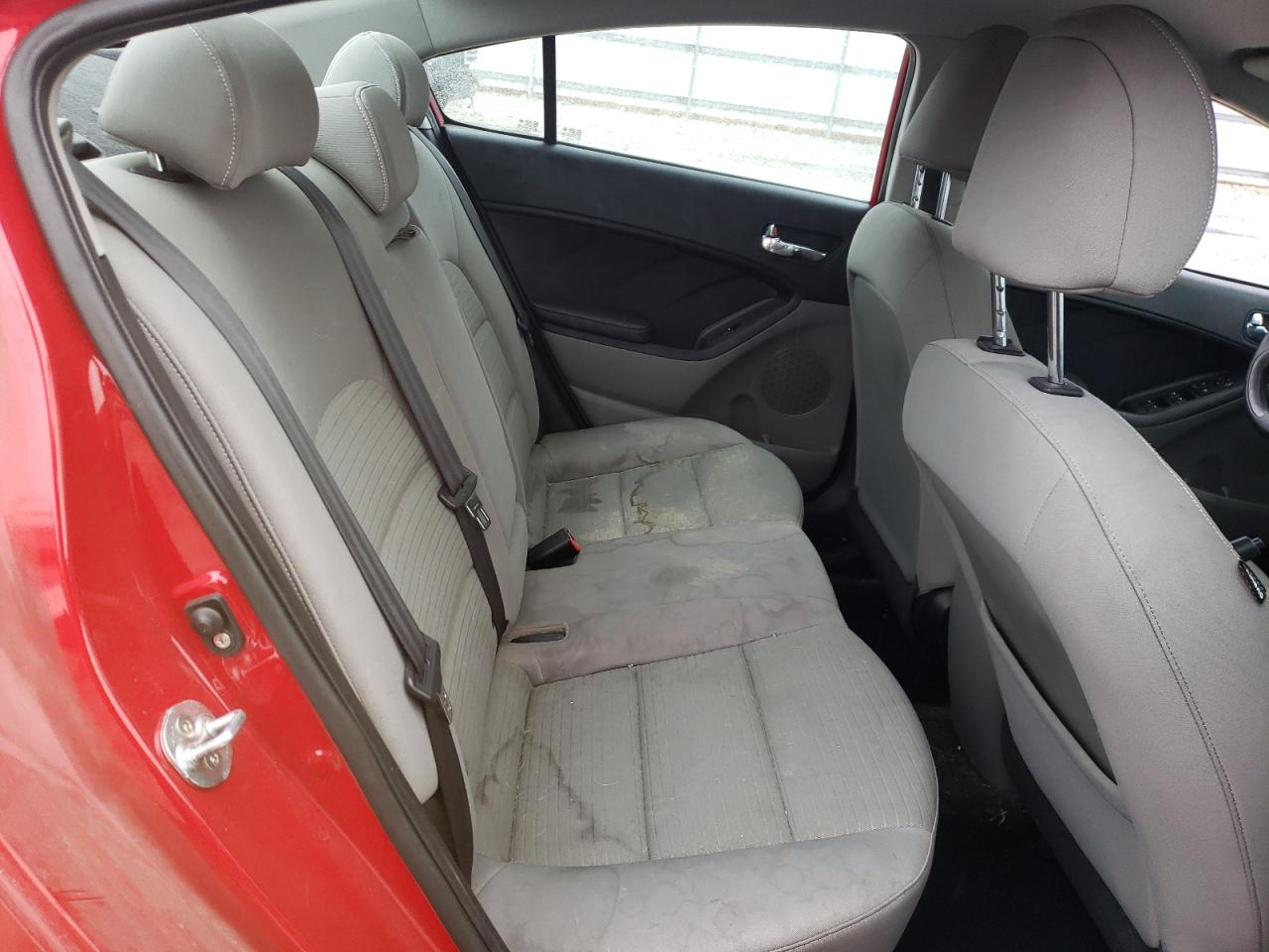 Photo 6 from auction – 2015 KIA FORTE LX with VIN KNAFX4A63F5273376