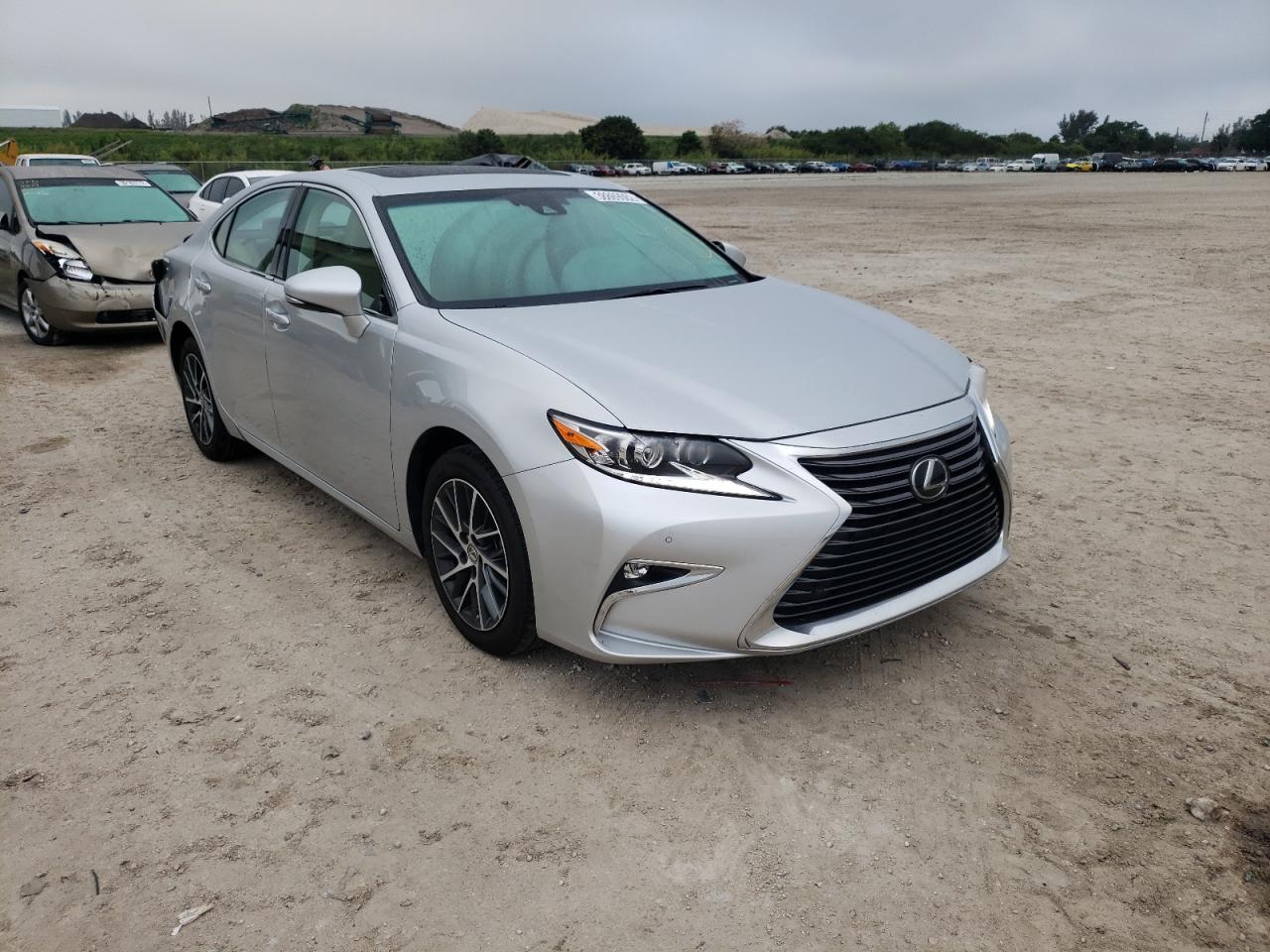 LEXUS ES 350 2018 with VIN 58ABK1GG3JU088309 - Photo from auction