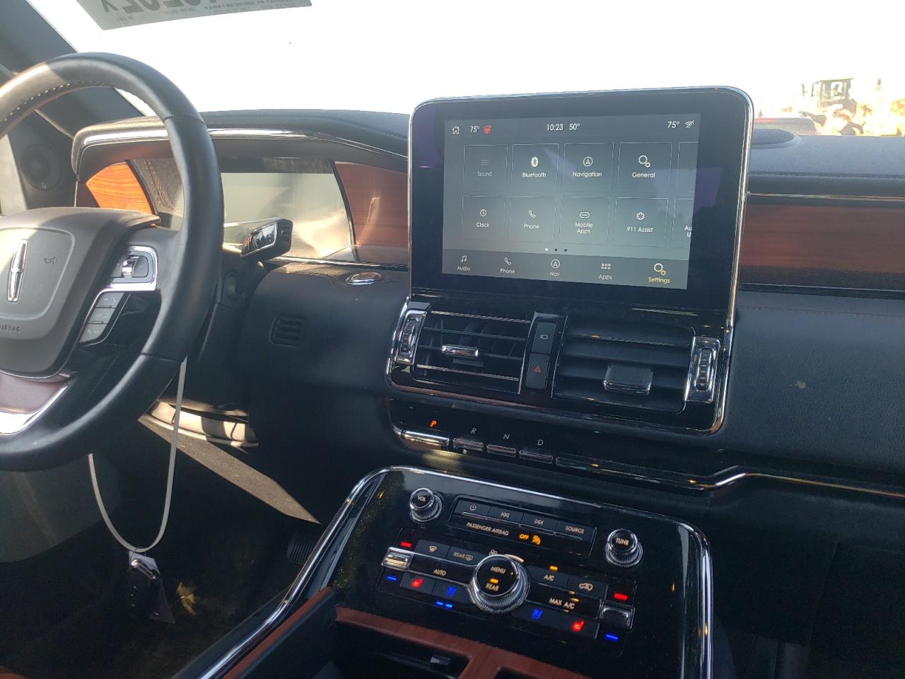 Photo 9 from auction – 2020 LINCOLN NAVIGATOR with VIN 5LMJJ2LT1LEL11813