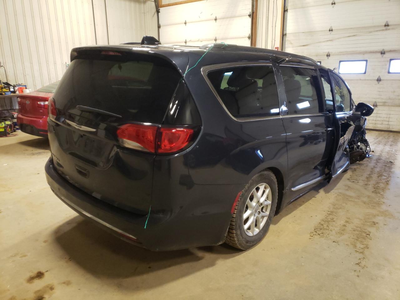 Photo 4 from auction – 2020 CHRYSLER PACIFICA T with VIN 2C4RC1BG5LR106548