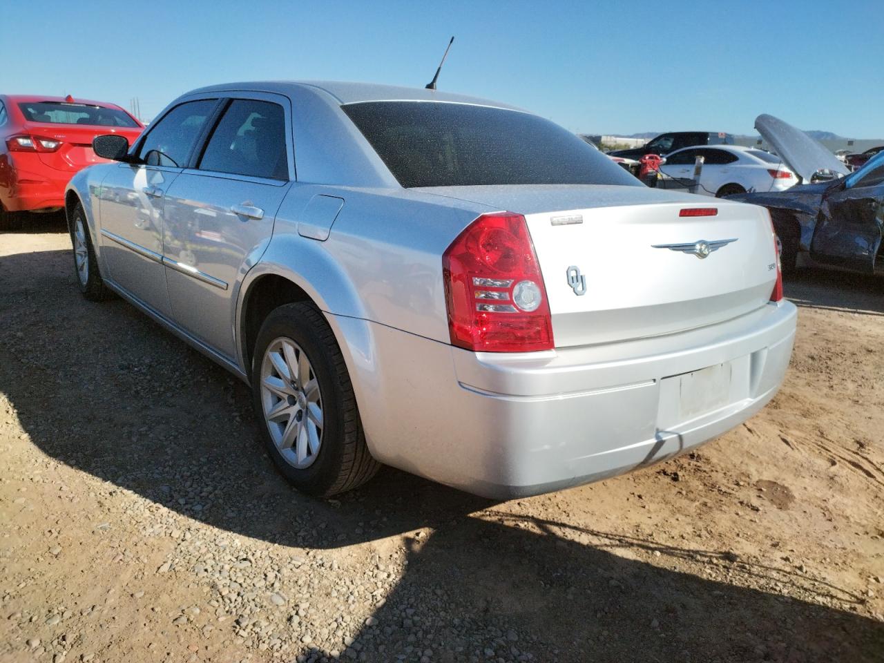 Photo 3 from auction – 2008 CHRYSLER 300 LX with VIN 2C3KA43R08H281204