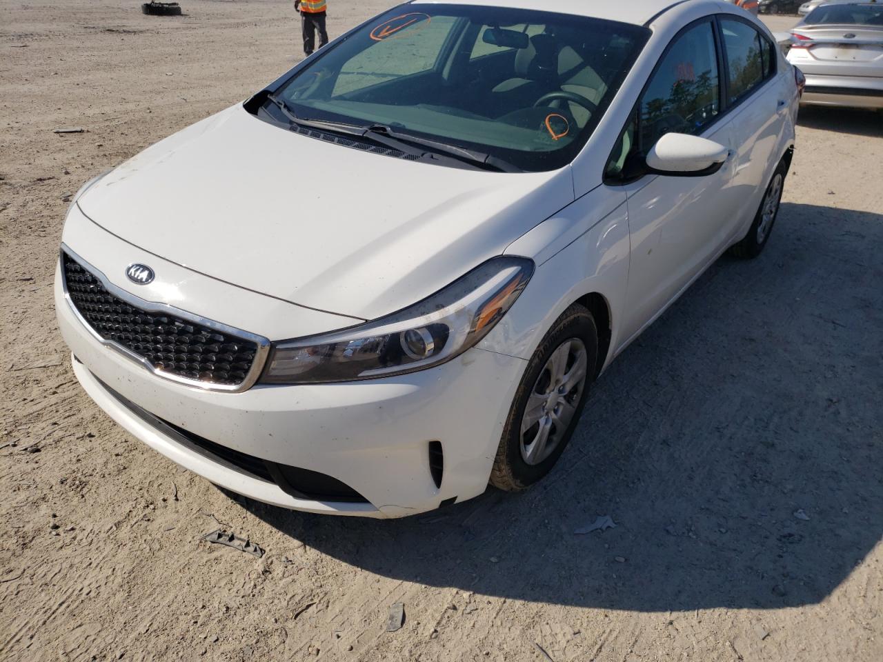 Photo 2 from auction – 2017 KIA FORTE LX with VIN 3KPFK4A78HE062109