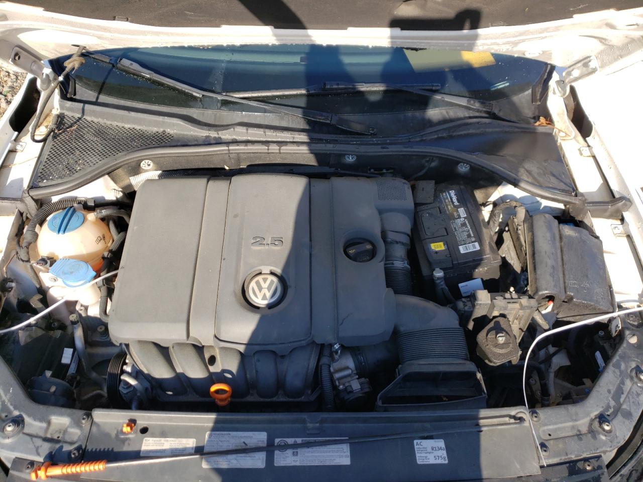 Photo 7 from auction – 2013 VOLKSWAGEN PASSAT S with VIN 1VWAP7A35DC011224