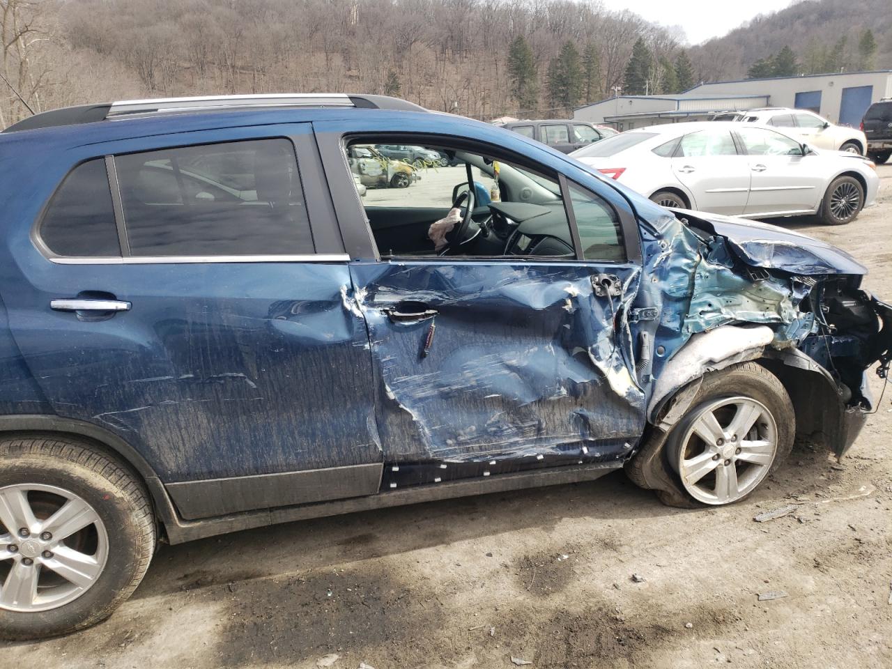 Photo 9 from auction – 2019 CHEVROLET TRAX 1LT with VIN 3GNCJLSB4KL308294