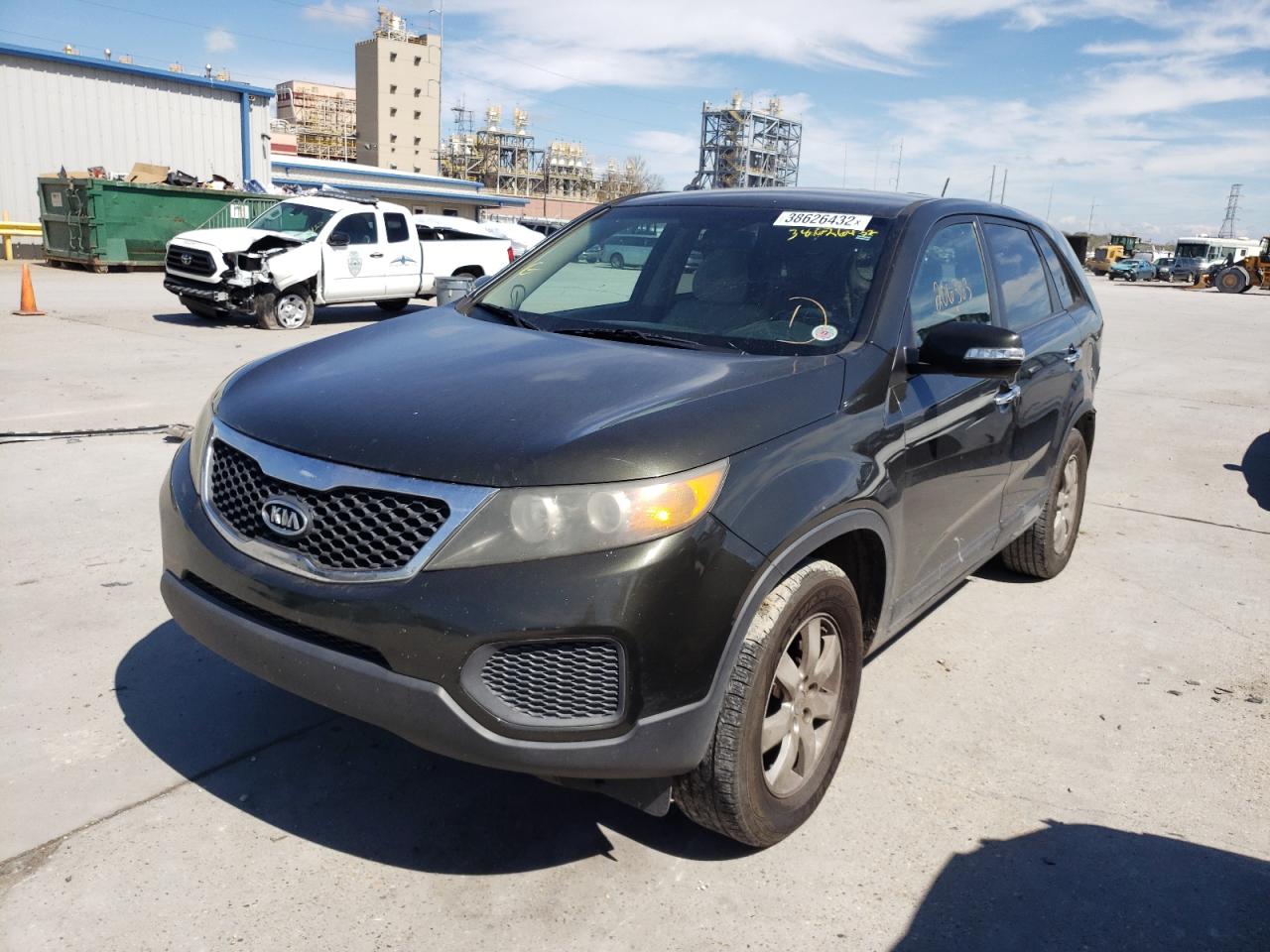 Photo 2 from auction – 2011 KIA SORENTO BA with VIN 5XYKT3A12BG111400