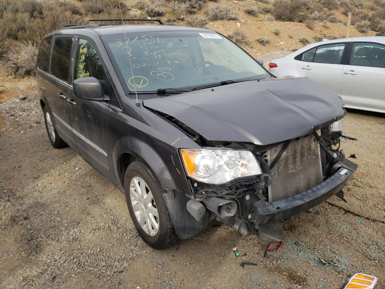 Photo 13 from auction – 2015 CHRYSLER TOWN & COU with VIN 2C4RC1BG7FR716049