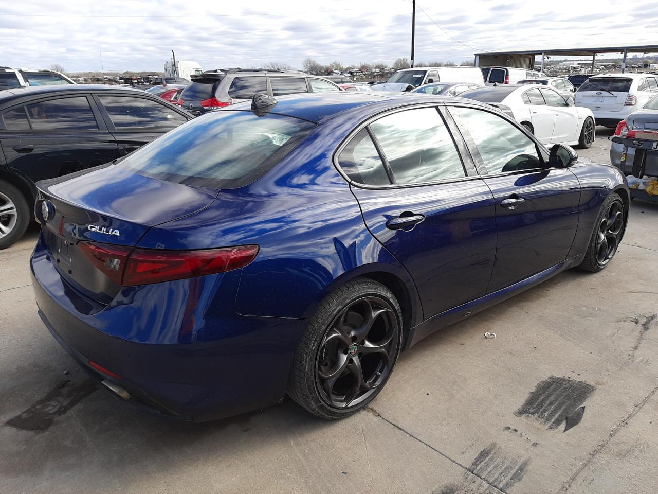 Photo 4 from auction – 2018 ALFA ROMEO GIULIA TI with VIN ZARFAECN8J7595741