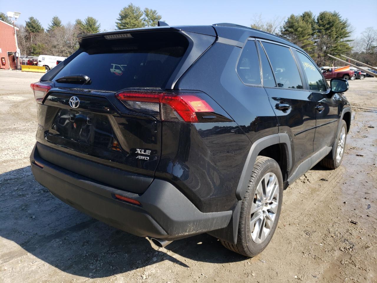 Photo 4 from auction – 2021 TOYOTA RAV4 XLE P with VIN 2T3A1RFV7MC240481