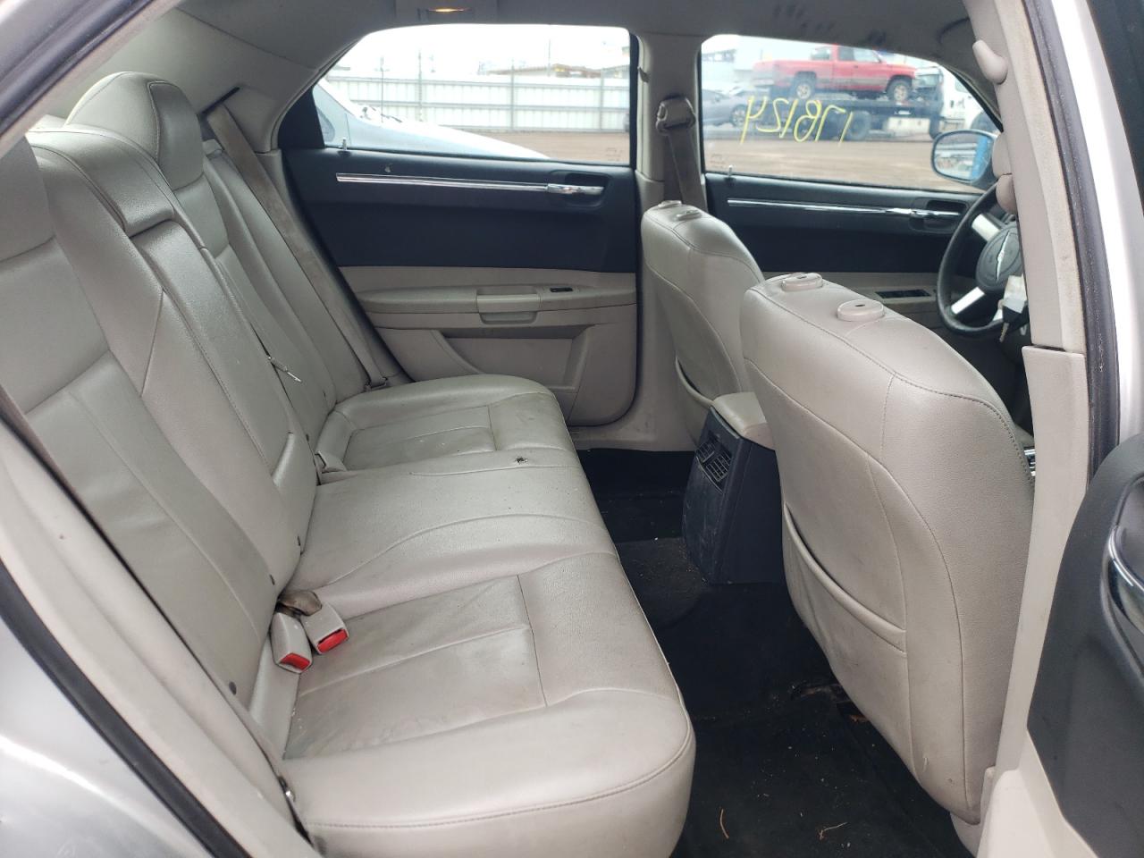 Photo 6 from auction – 2007 CHRYSLER 300 TOURIN with VIN 2C3KA53G77H799314