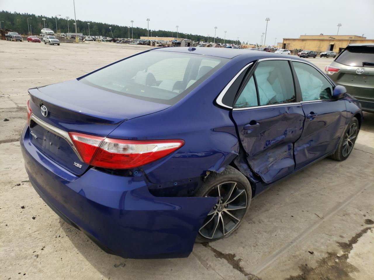 Photo 4 from auction – 2016 TOYOTA CAMRY LE with VIN 4T1BF1FK4GU515443