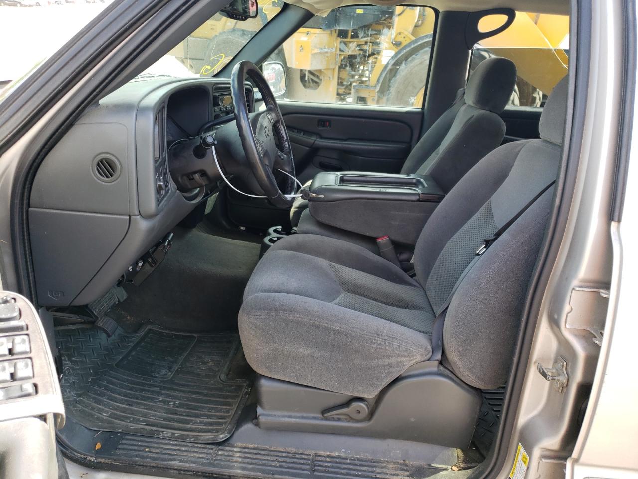 Photo 5 from auction – 2006 CHEVROLET C 1500 with VIN 2GCEC13T461170044