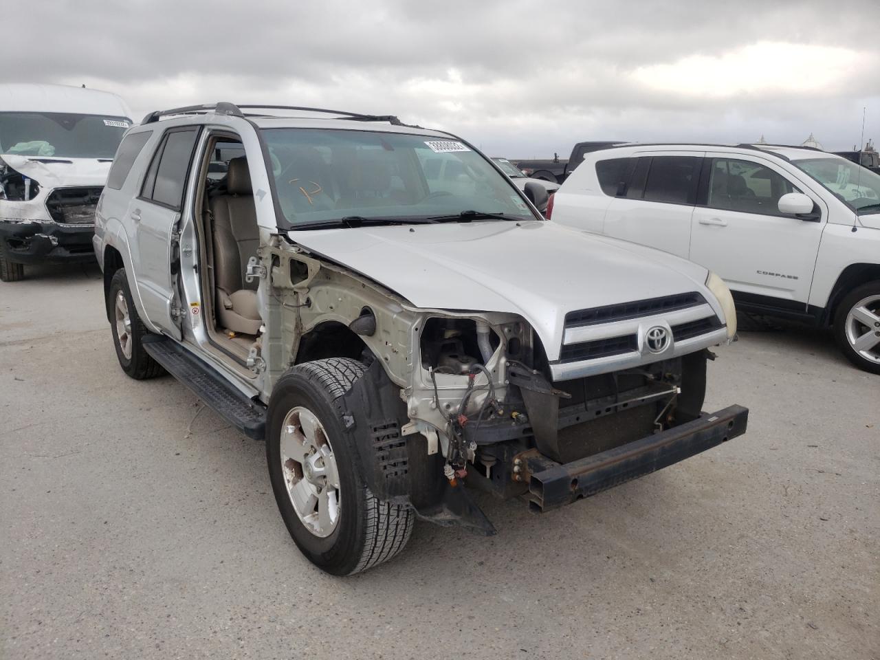 TOYOTA 4RUNNER SR 2005 with VIN JTEZU14R750049824 - Photo from auction