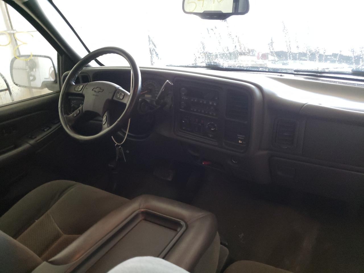 Photo 9 from auction – 2004 CHEVROLET SILVERADO with VIN 2GCEC19T241282393