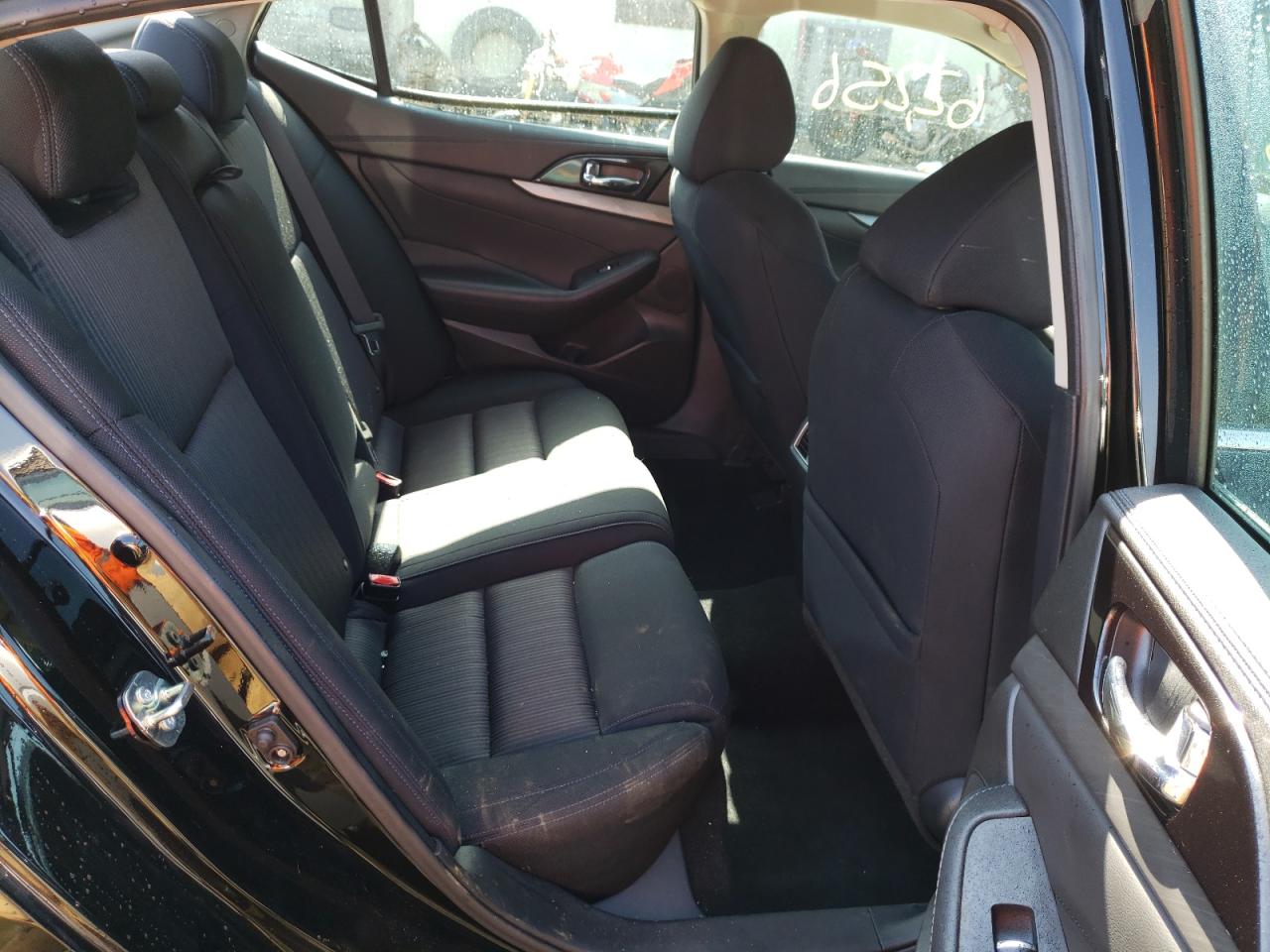 Photo 6 from auction – 2017 NISSAN MAXIMA 3.5 with VIN 1N4AA6AP1HC414372