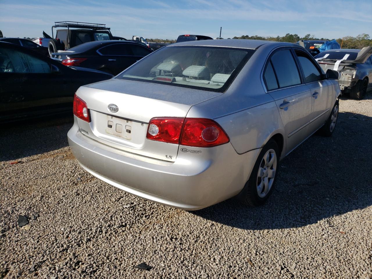 Photo 4 from auction – 2008 KIA OPTIMA LX with VIN KNAGE123085224216