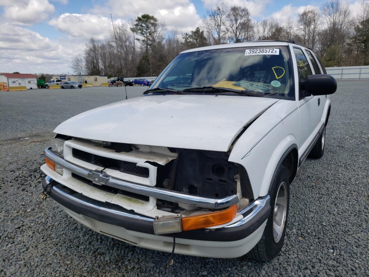 Photo 2 from auction – 1999 CHEVROLET BLAZER with VIN 1GNCS13W9X2108703