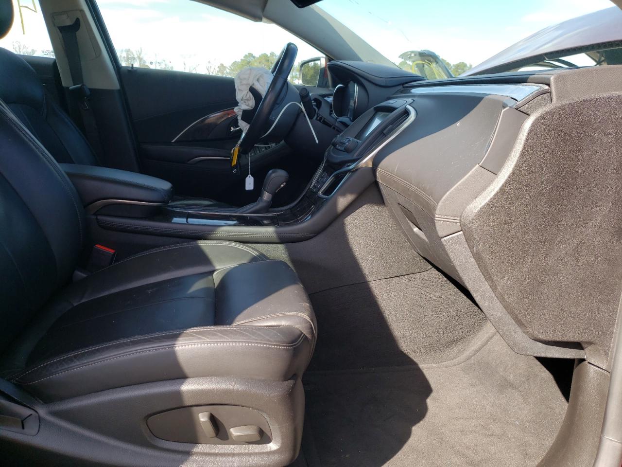 Photo 5 from auction – 2016 BUICK LACROSSE with VIN 1G4GB5G35GF174851