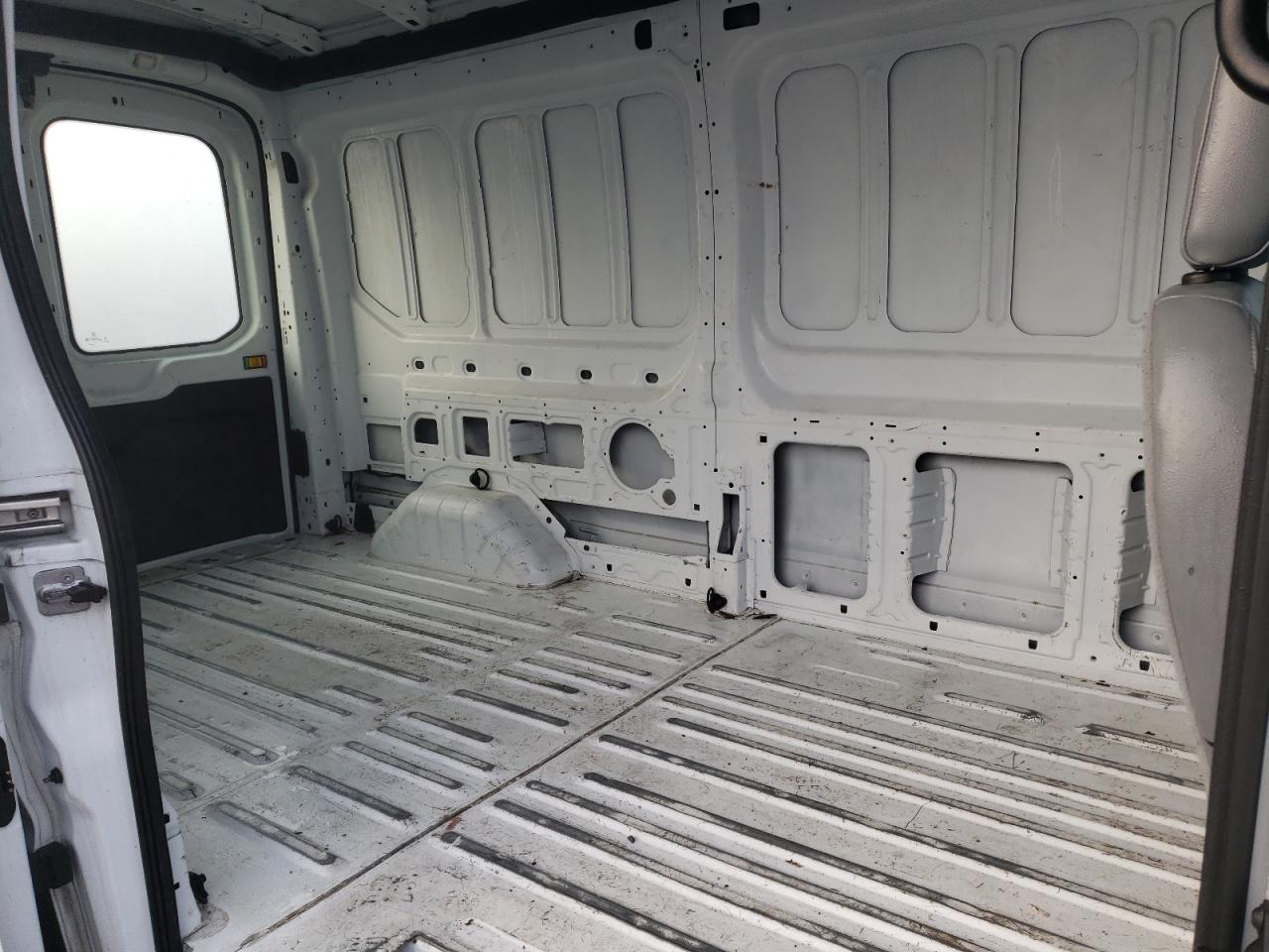 Photo 6 from auction – 2019 FORD TRANSIT T- with VIN 1FTYR2CM0KKB84141