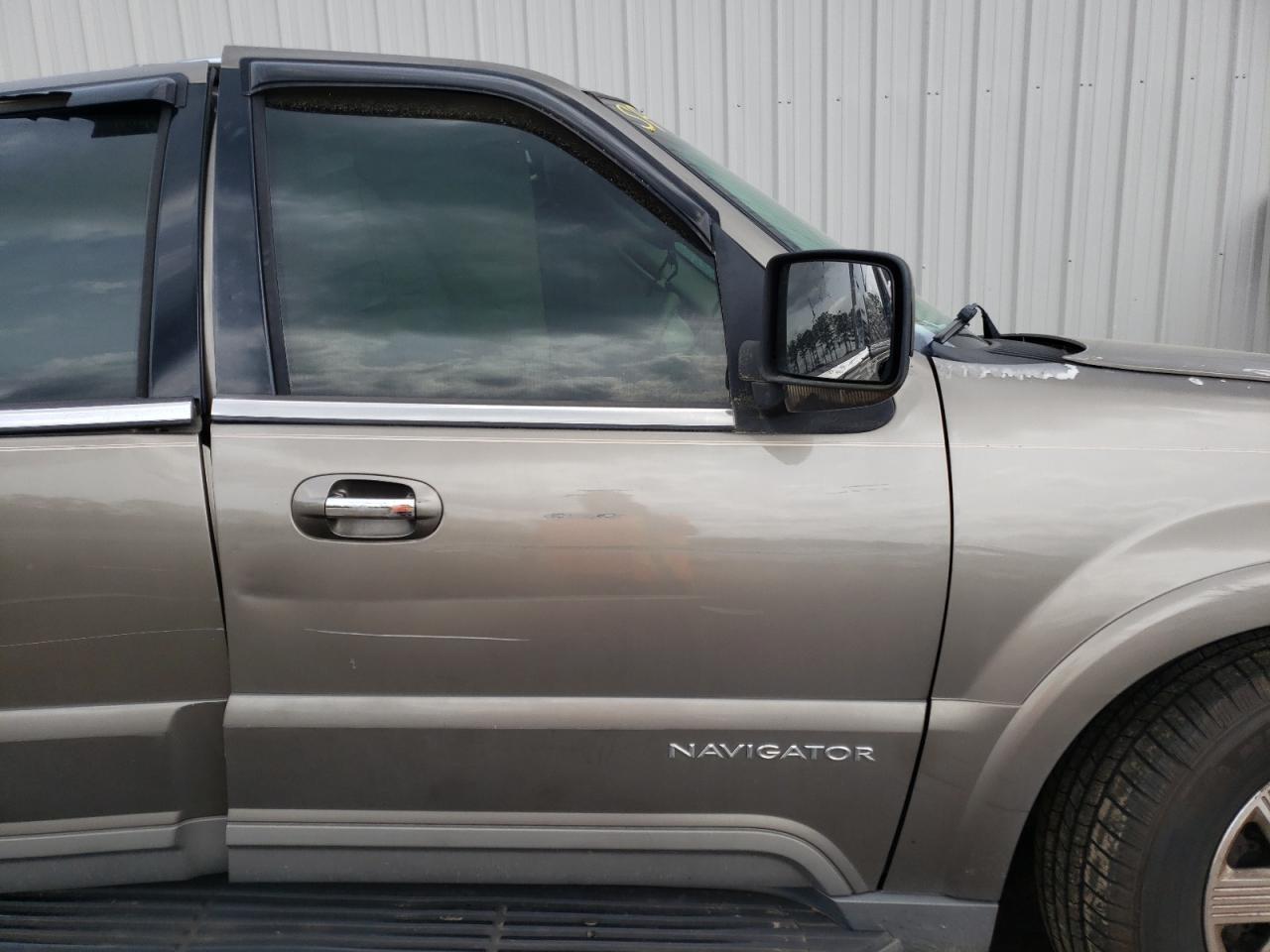 Photo 5 from auction – 2003 LINCOLN NAVIGATOR with VIN 5LMFU28R83LJ33744