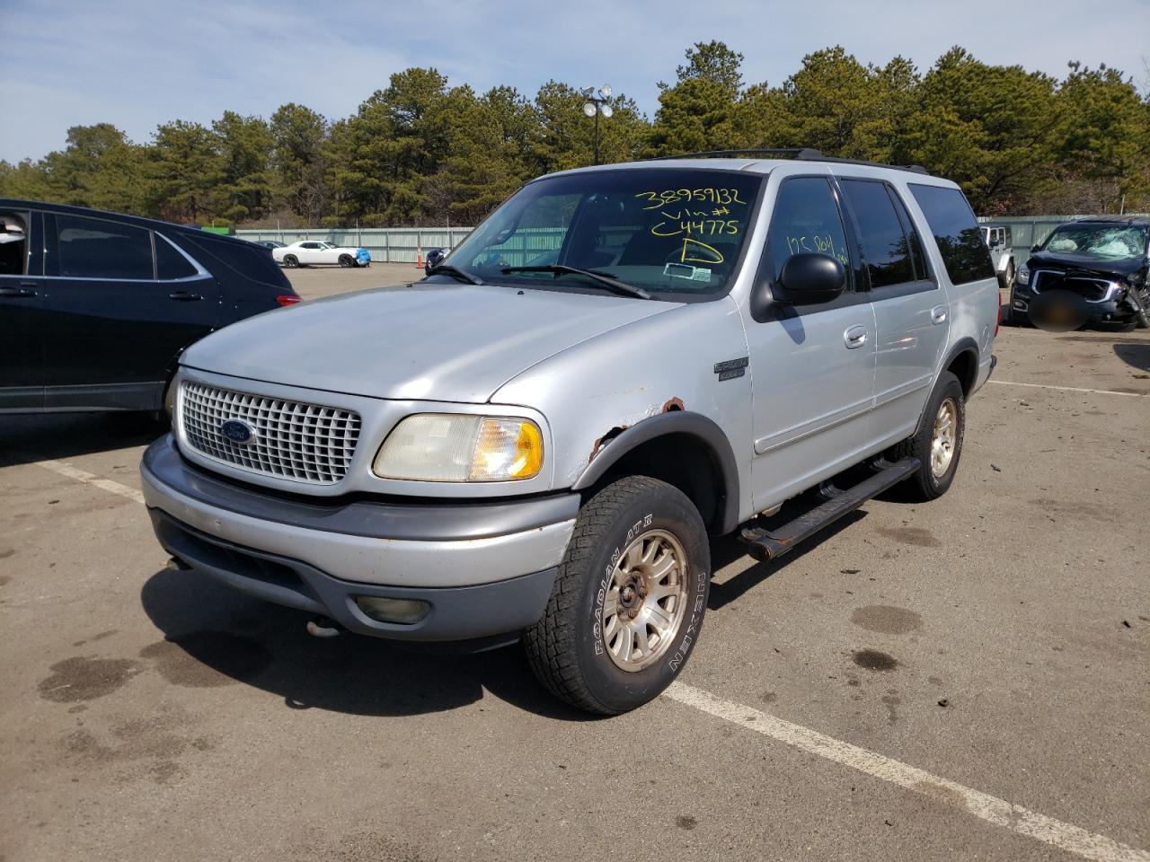 Photo 2 from auction – 2000 FORD EXPEDITION with VIN 1FMFU16L0YLC44775