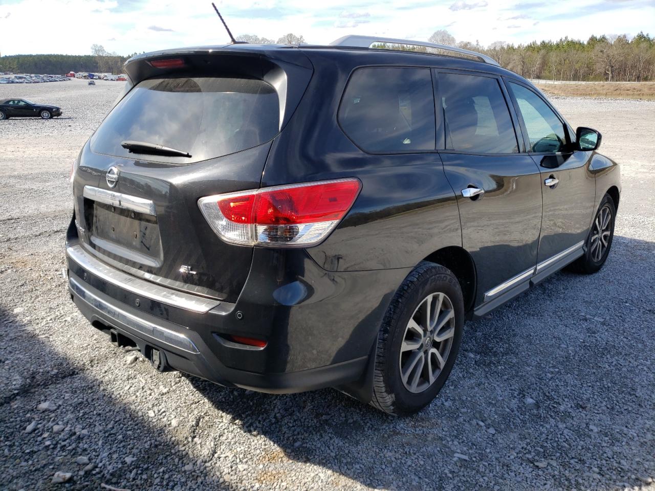 Photo 4 from auction – 2015 NISSAN PATHFINDER with VIN 5N1AR2MN4FC677809