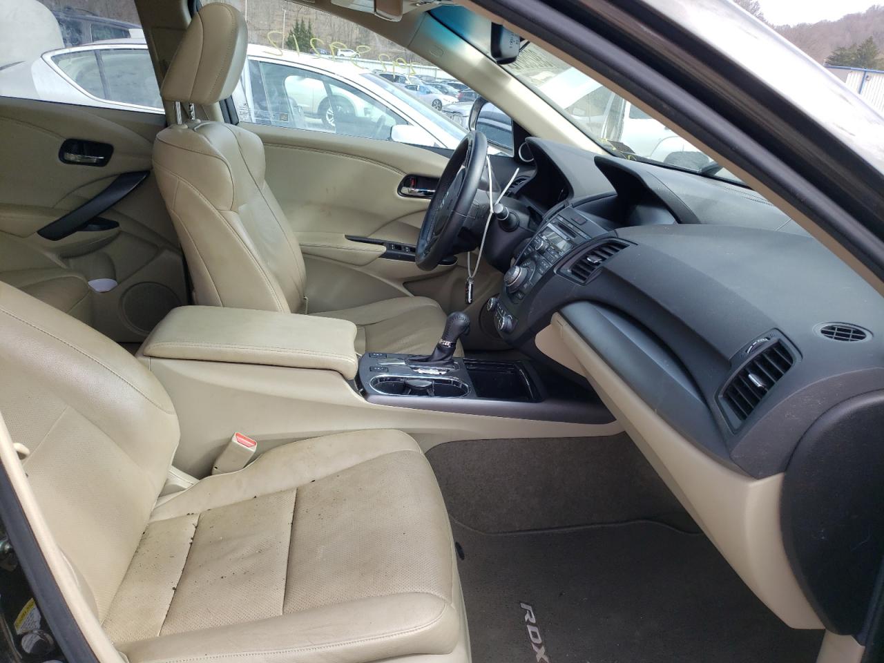 Photo 5 from auction – 2014 ACURA RDX TECHNO with VIN 5J8TB3H52EL010660