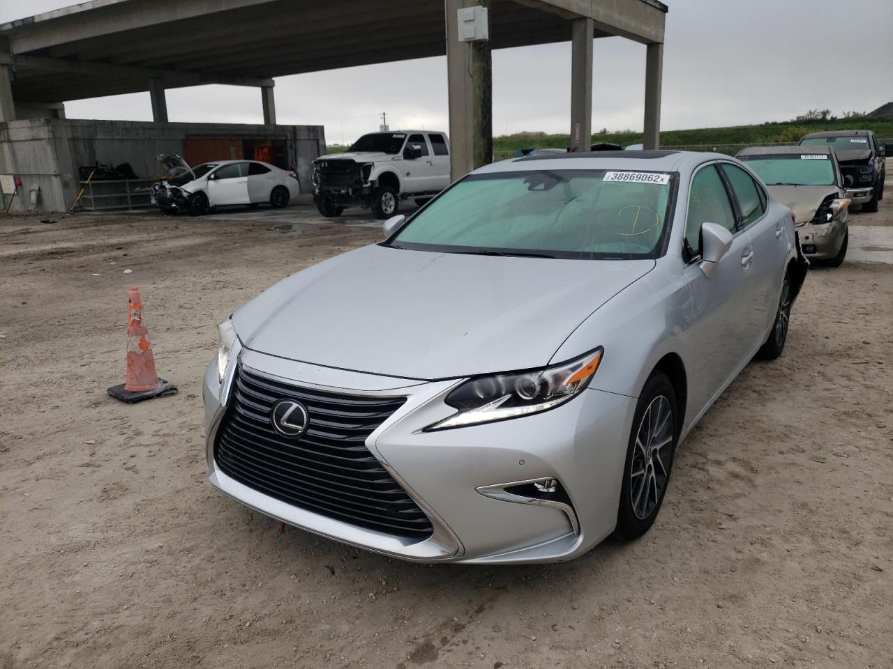 Photo 2 from auction – 2018 LEXUS ES 350 with VIN 58ABK1GG3JU088309