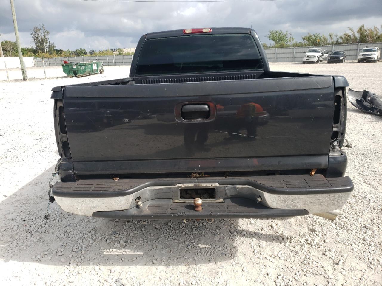 Photo 9 from auction – 2004 CHEVROLET SILVERADO with VIN 1GCEC14X04Z119436