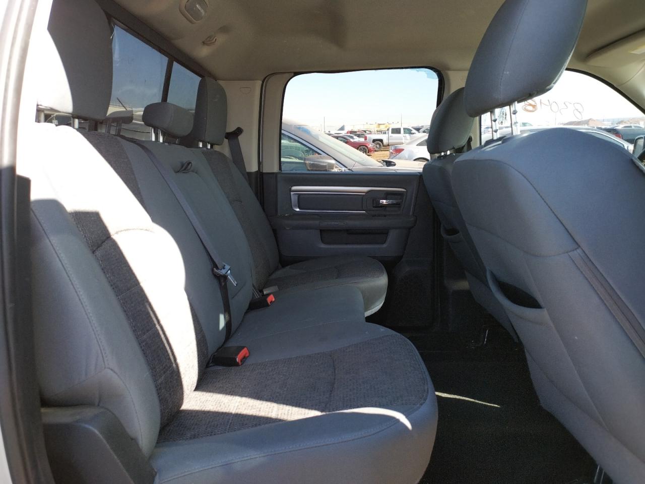 Фото 6 с аукциона – 2016 RAM 1500 SLT с VIN 3C6RR6LT9GG343666