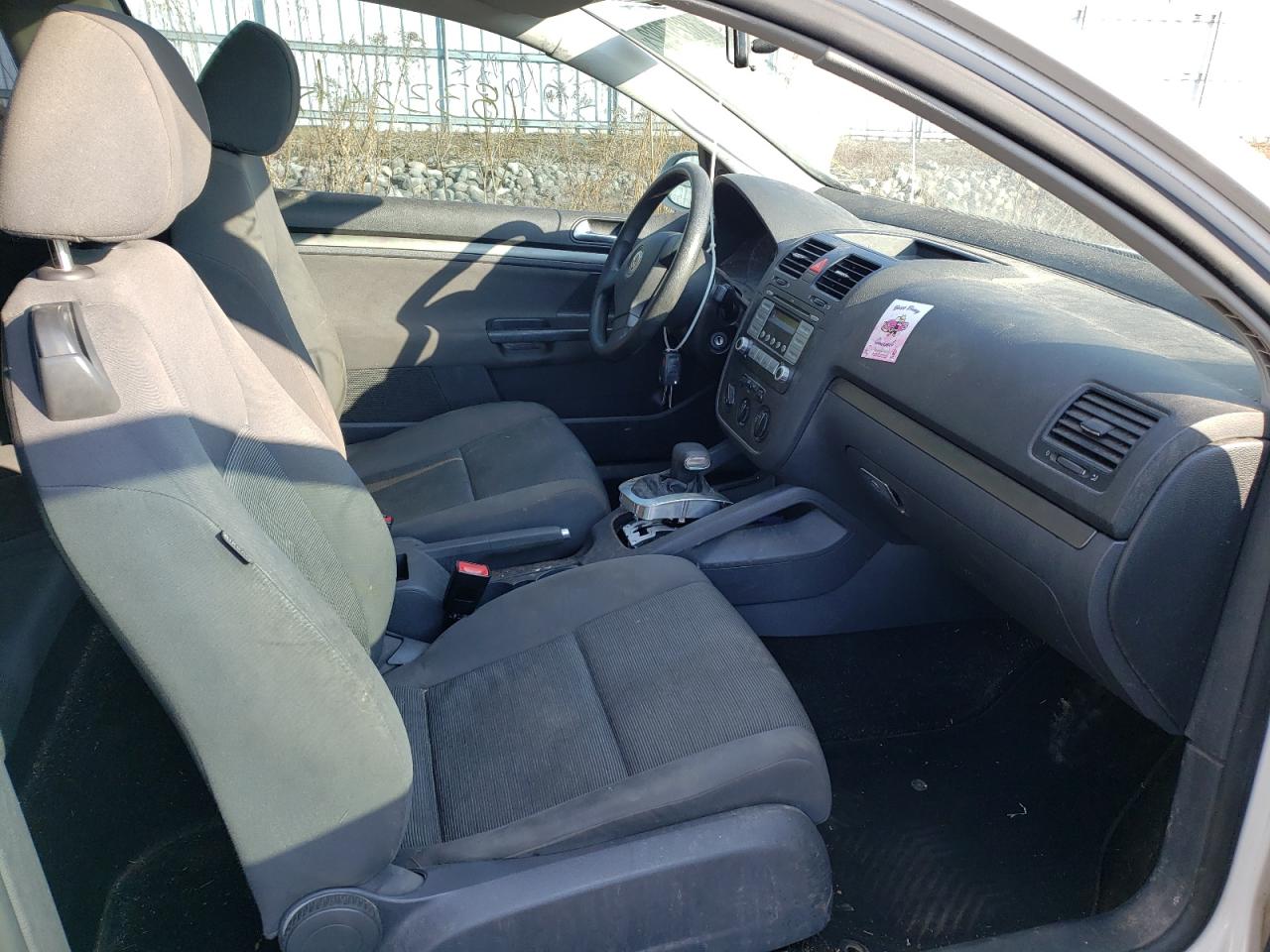 Photo 5 from auction – 2007 VOLKSWAGEN RABBIT with VIN WVWBR71K97W026451