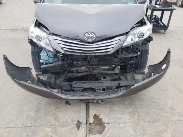 Photo 9 from auction – 2017 TOYOTA SIENNA XLE with VIN 5TDYZ3DC5HS801904