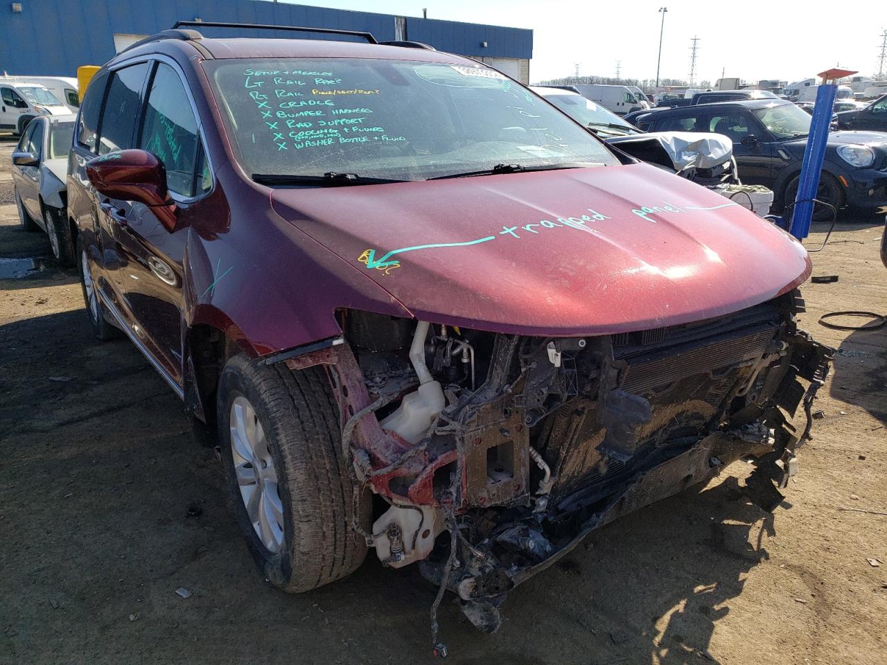 CHRYSLER PACIFICA T 2017 with VIN 2C4RC1BG5HR515074 - Photo from auction