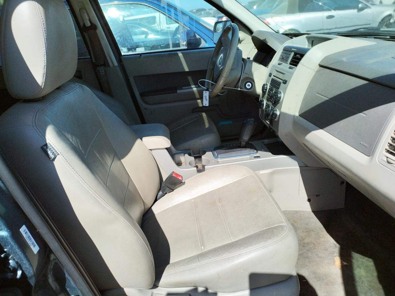 Photo 5 from auction – 2011 FORD ESCAPE XLT with VIN 1FMCU9DG3BKB30208
