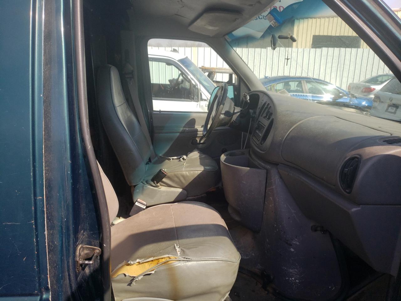 Photo 5 from auction – 1999 FORD ECONOLINE with VIN 1FTNE2425XHA01512