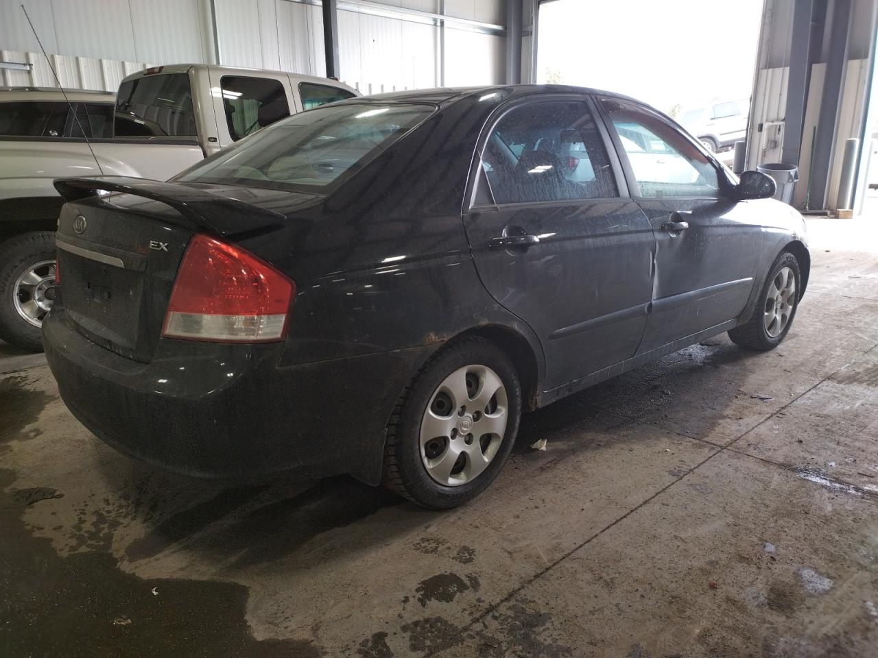 Photo 4 from auction – 2007 KIA SPECTRA EX with VIN KNAFE121975454183