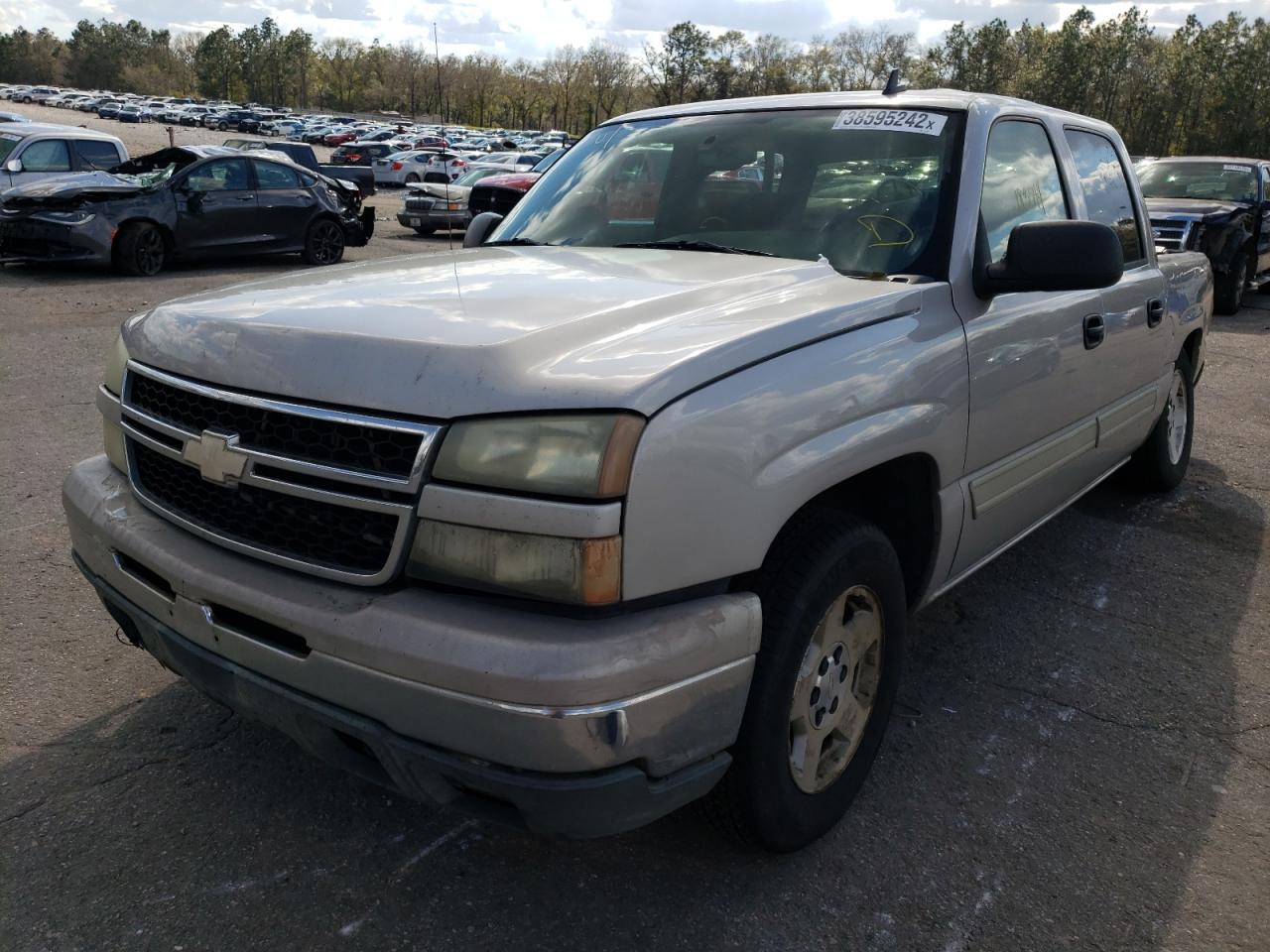 Photo 2 from auction – 2006 CHEVROLET C 1500 with VIN 2GCEC13T461170044