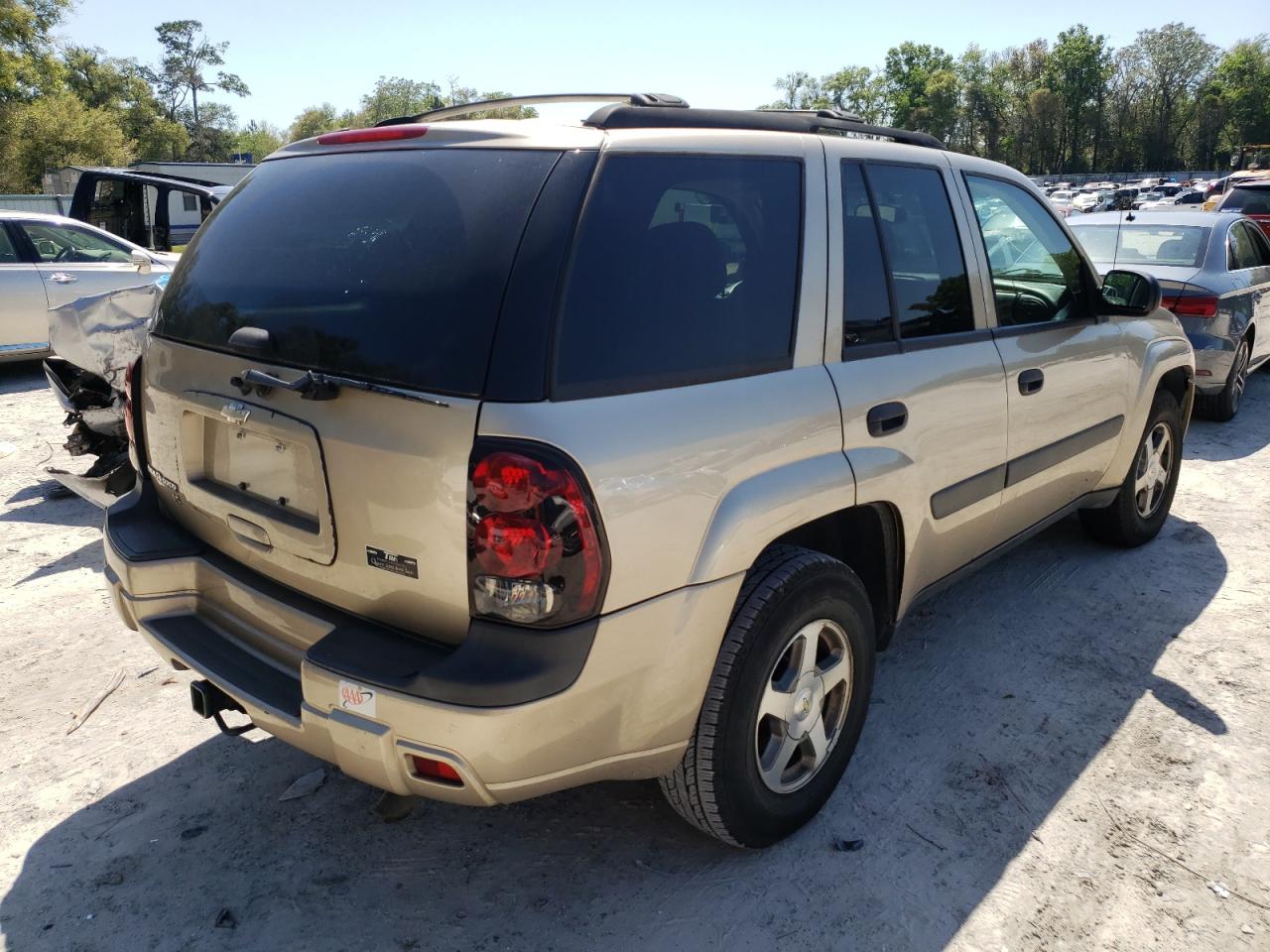 Photo 4 from auction – 2005 CHEVROLET TRAILBLAZE with VIN 1GNDT13S252264349