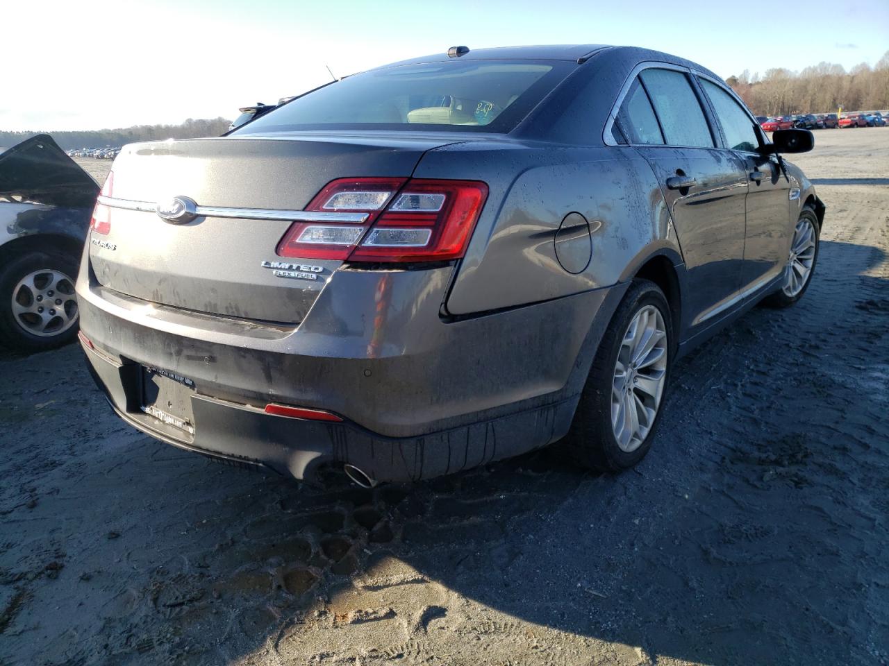 Photo 4 from auction – 2015 FORD TAURUS LIM with VIN 1FAHP2F84FG164526