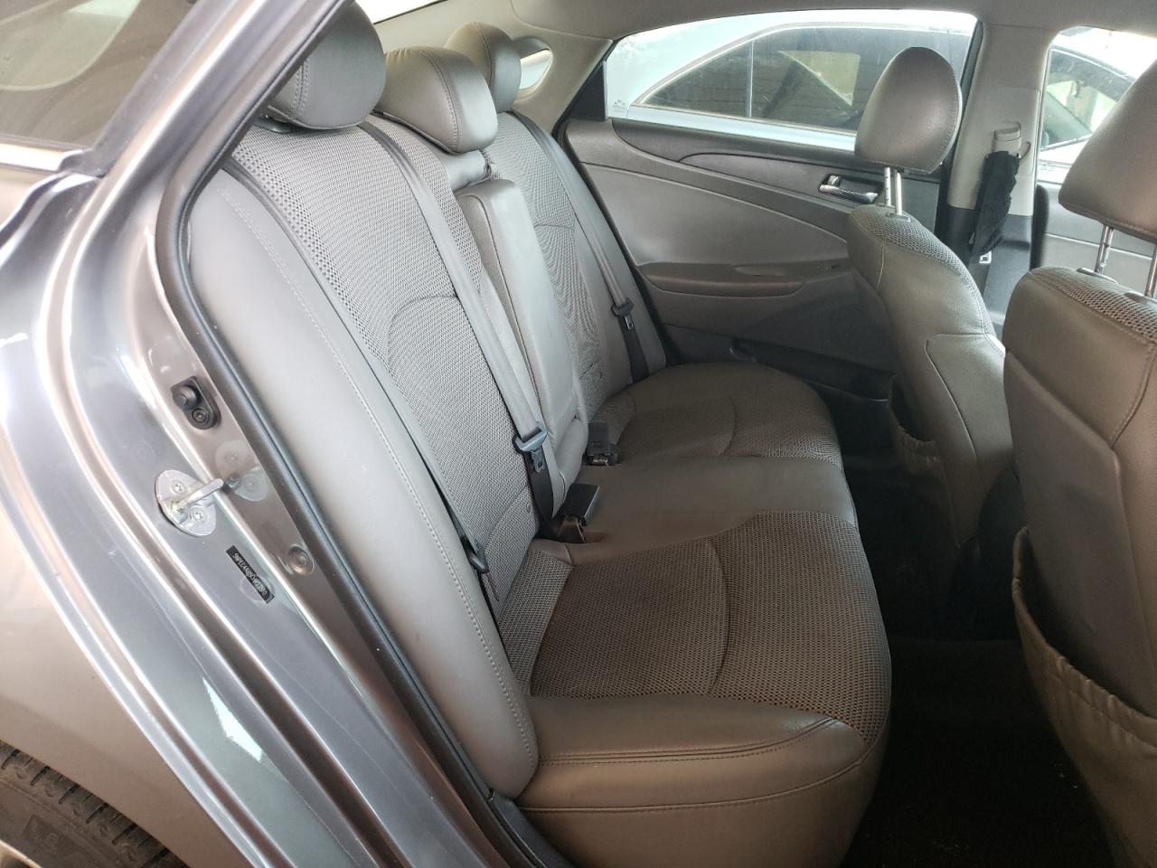 Photo 6 from auction – 2012 HYUNDAI SONATA SE with VIN 5NPEC4AB5CH423510