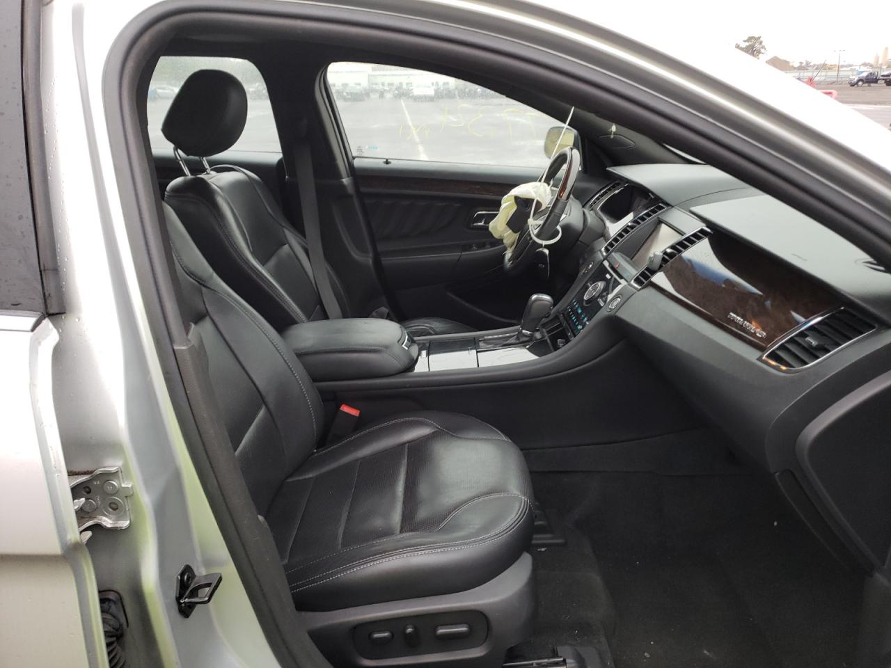 Photo 5 from auction – 2013 FORD TAURUS LIM with VIN 1FAHP2F82DG118965