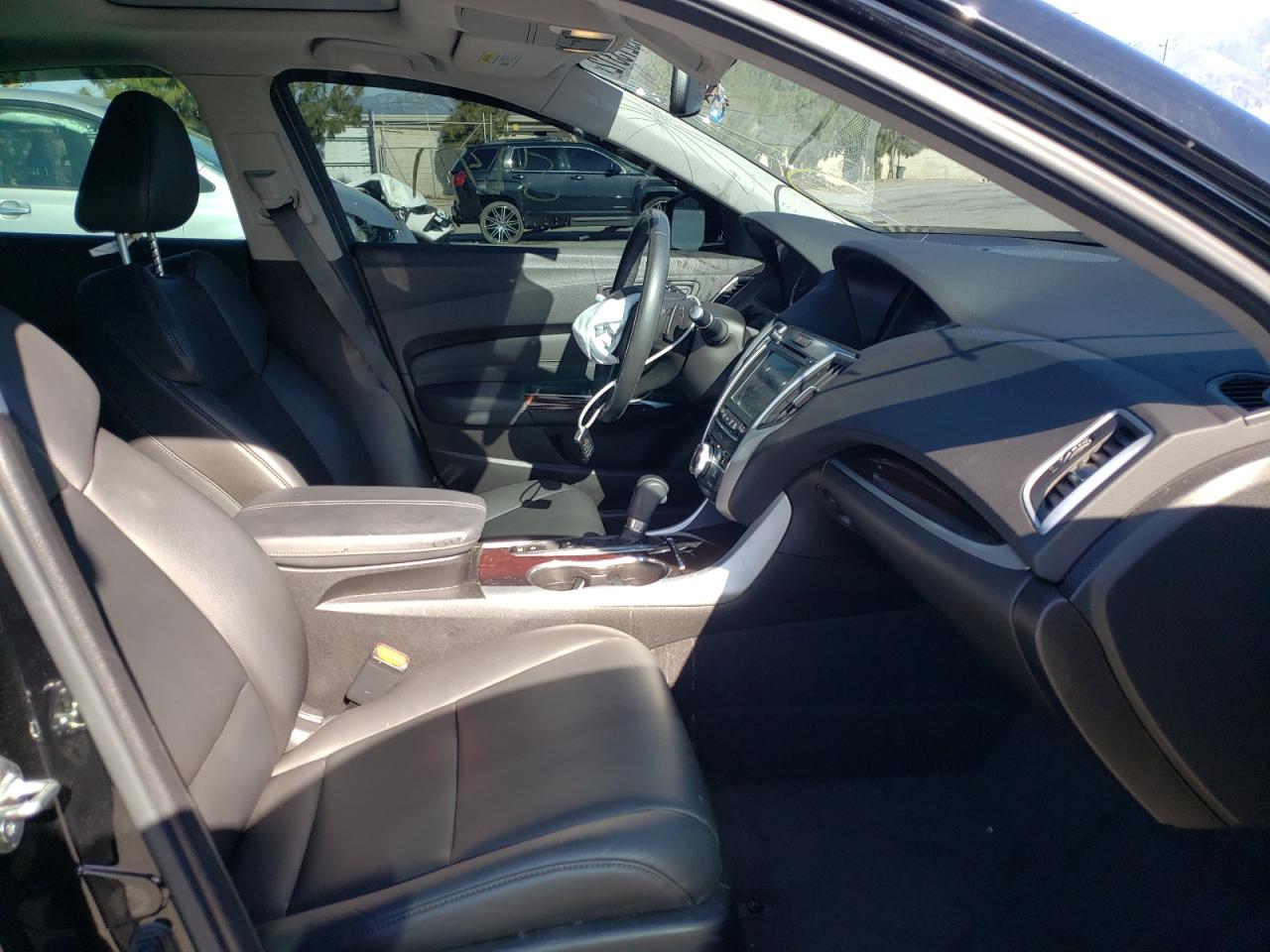 Photo 5 from auction – 2017 ACURA TLX with VIN 19UUB1F30HA007167