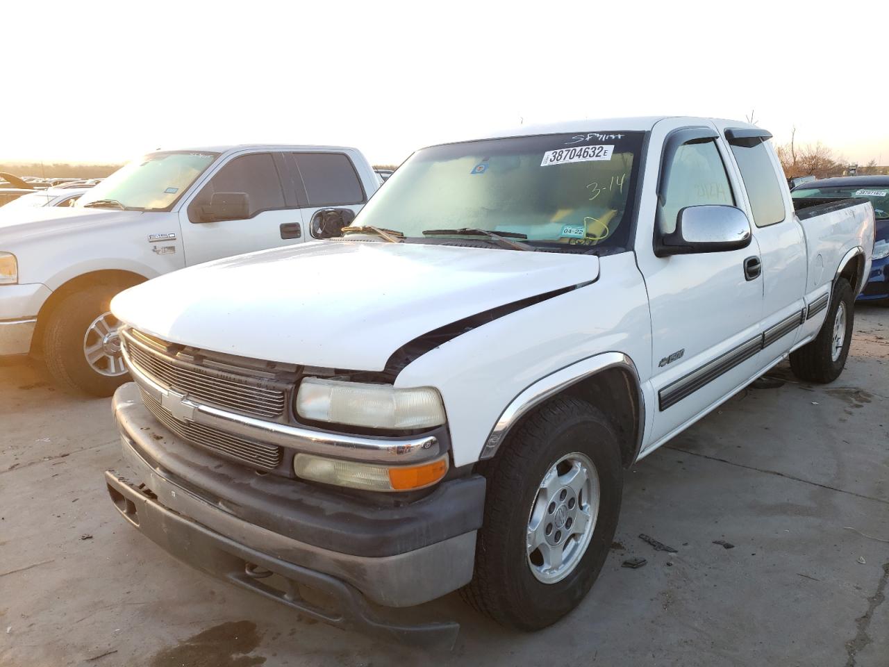 Photo 2 from auction – 2002 CHEVROLET SILVERADO with VIN 2GCEC19T121255716