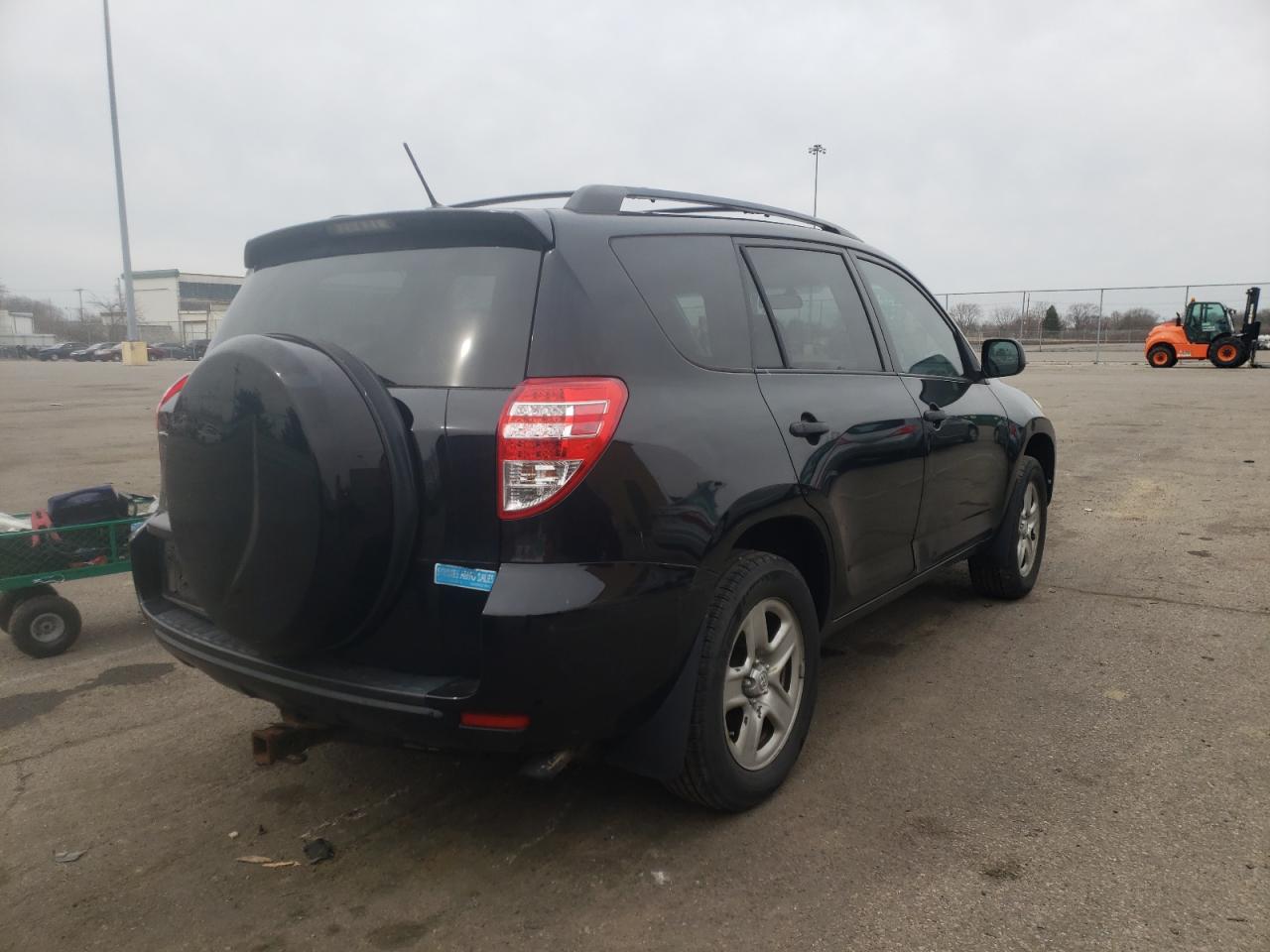 Photo 4 from auction – 2011 TOYOTA RAV4 with VIN 2T3ZF4DV6BW069387