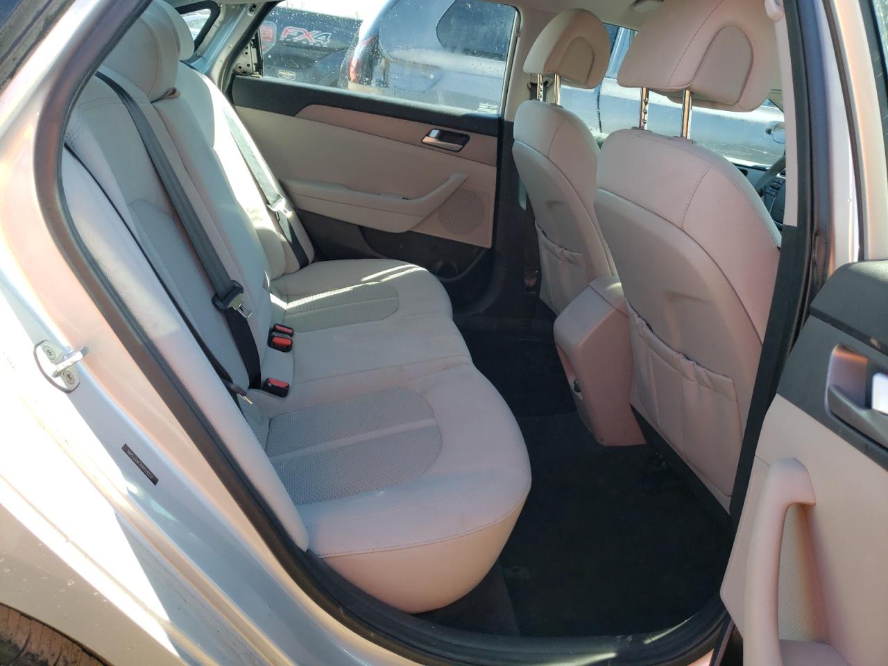 Photo 6 from auction – 2017 HYUNDAI SONATA SE with VIN 5NPE24AF7HH519331