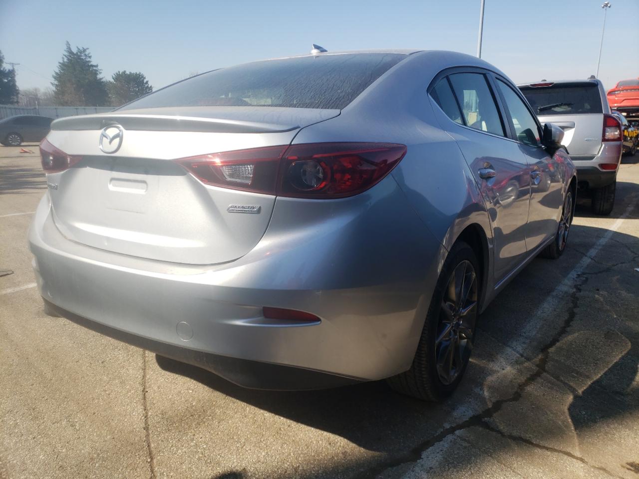 Photo 4 from auction – 2018 MAZDA 3 TOURING with VIN 3MZBN1V38JM217598
