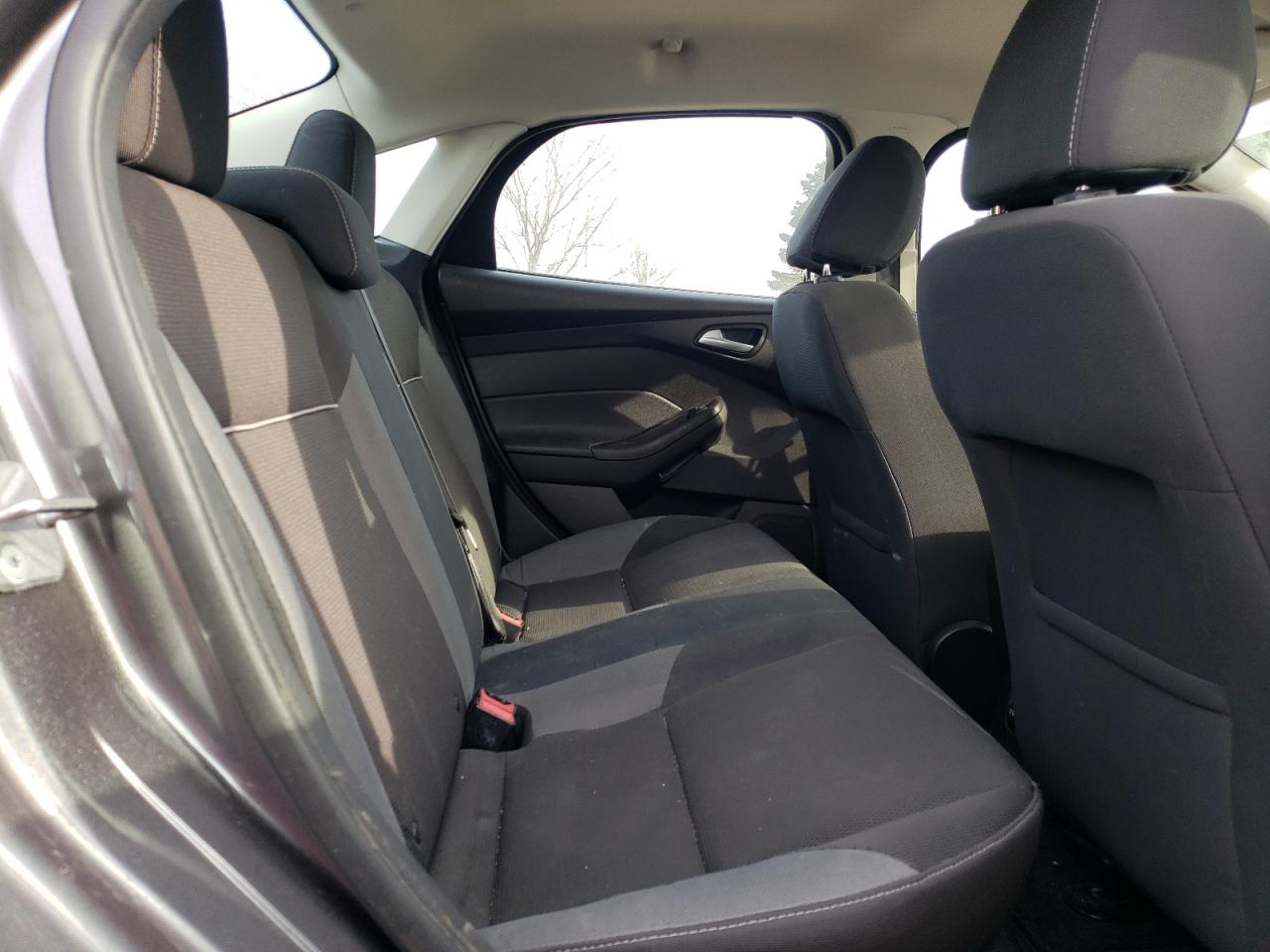 Photo 6 from auction – 2014 FORD FOCUS SE with VIN 1FADP3F28EL167886
