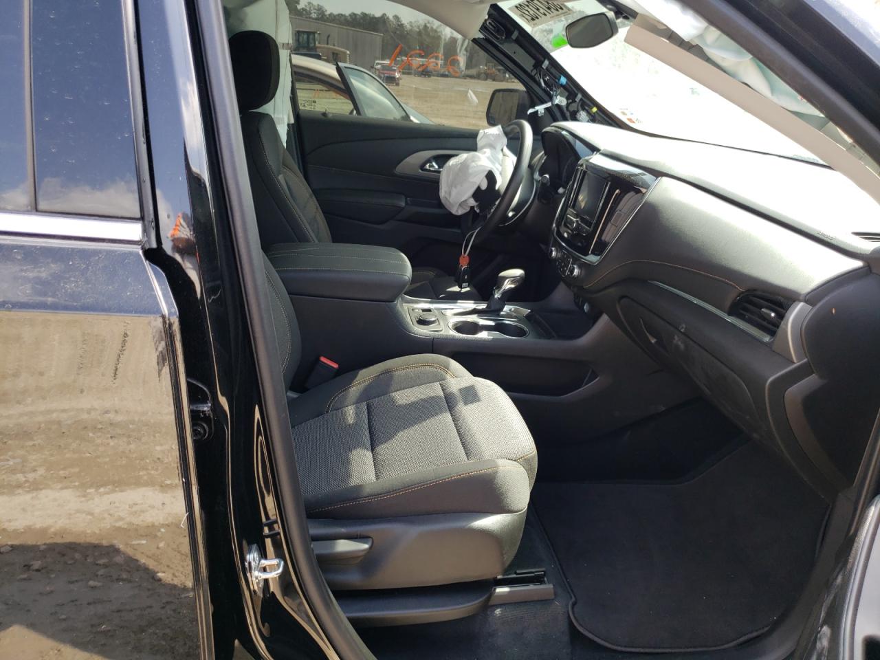Photo 5 from auction – 2021 CHEVROLET TRAVERSE L with VIN 1GNERFKW0MJ207852