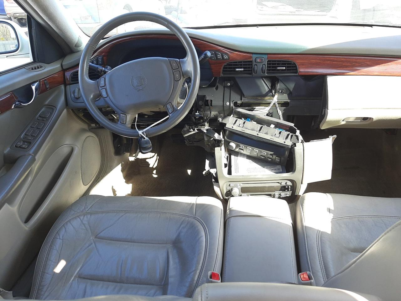 Photo 9 from auction – 2001 CADILLAC DEVILLE with VIN 1G6KD54YX1U101568
