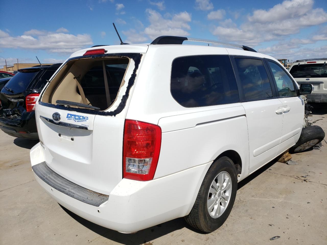 Photo 4 from auction – 2011 KIA SEDONA LX with VIN KNDMG4C70B6375156