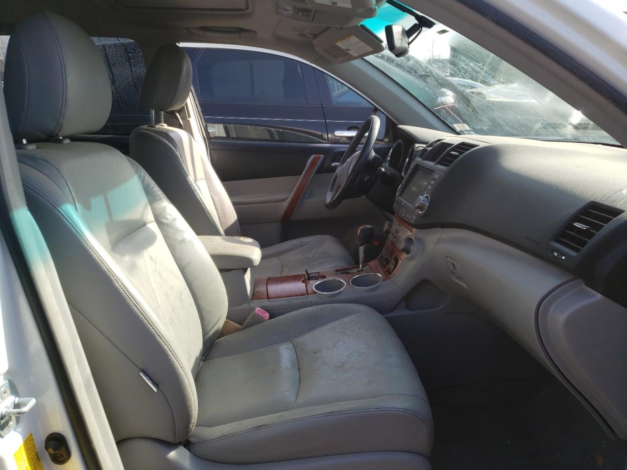 Photo 5 from auction – 2008 TOYOTA HIGHLANDER with VIN JTEES42A182070888